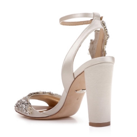 NIB Badgley Mischka Libby Ankle Strap Sandals - Picture 3 of 5